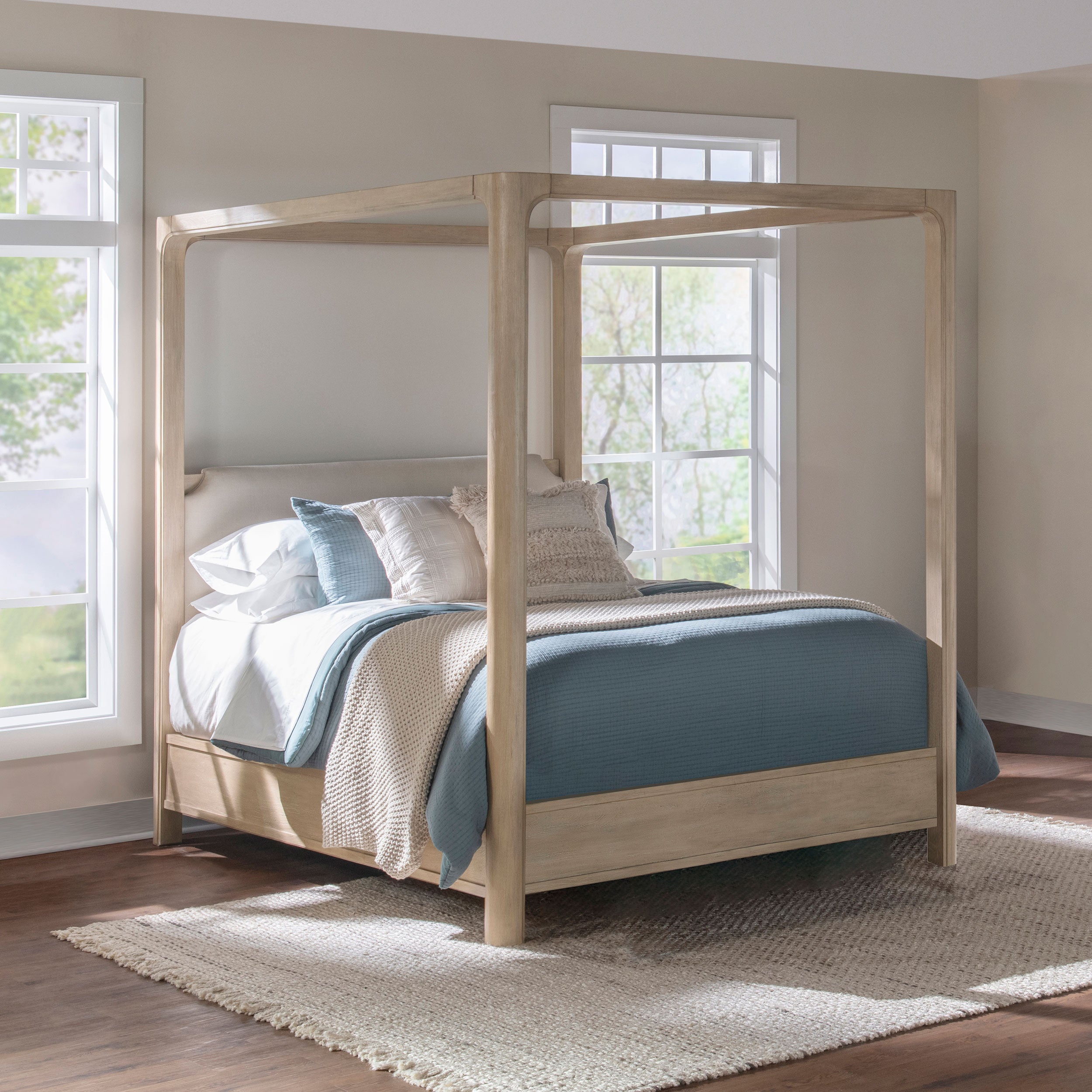 Solano Canopy Bed