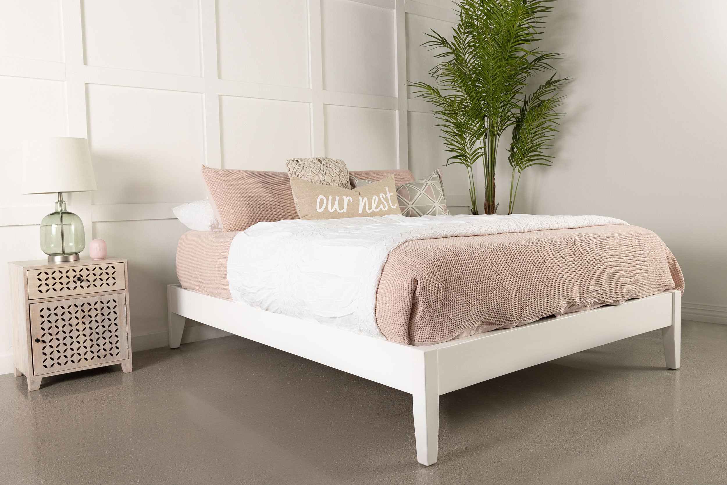 Hounslow Queen Universal Platform Bed - White