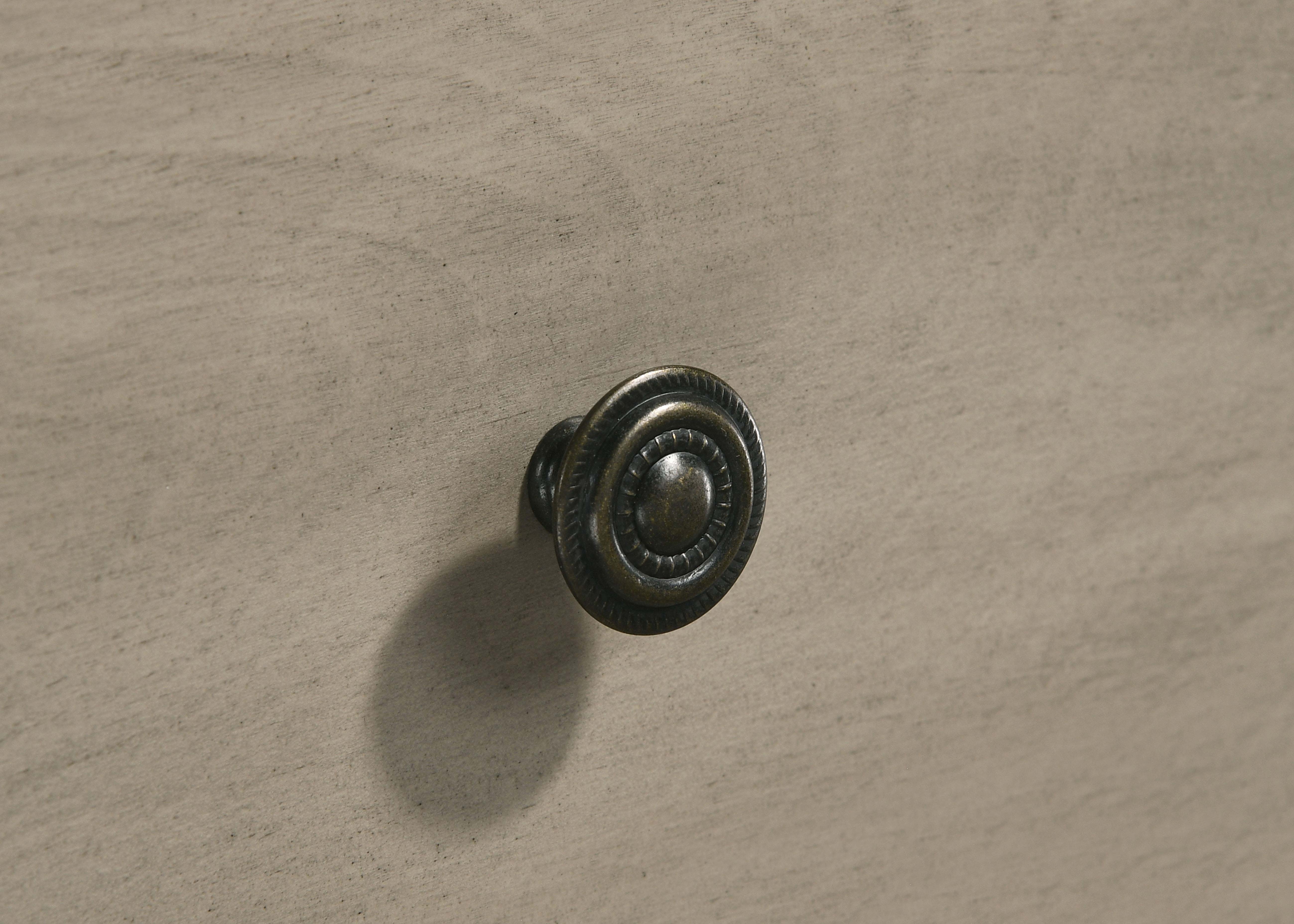 Manchester 5 PC King Bedroom Set with Upholstered Arched Headboard in Wheat