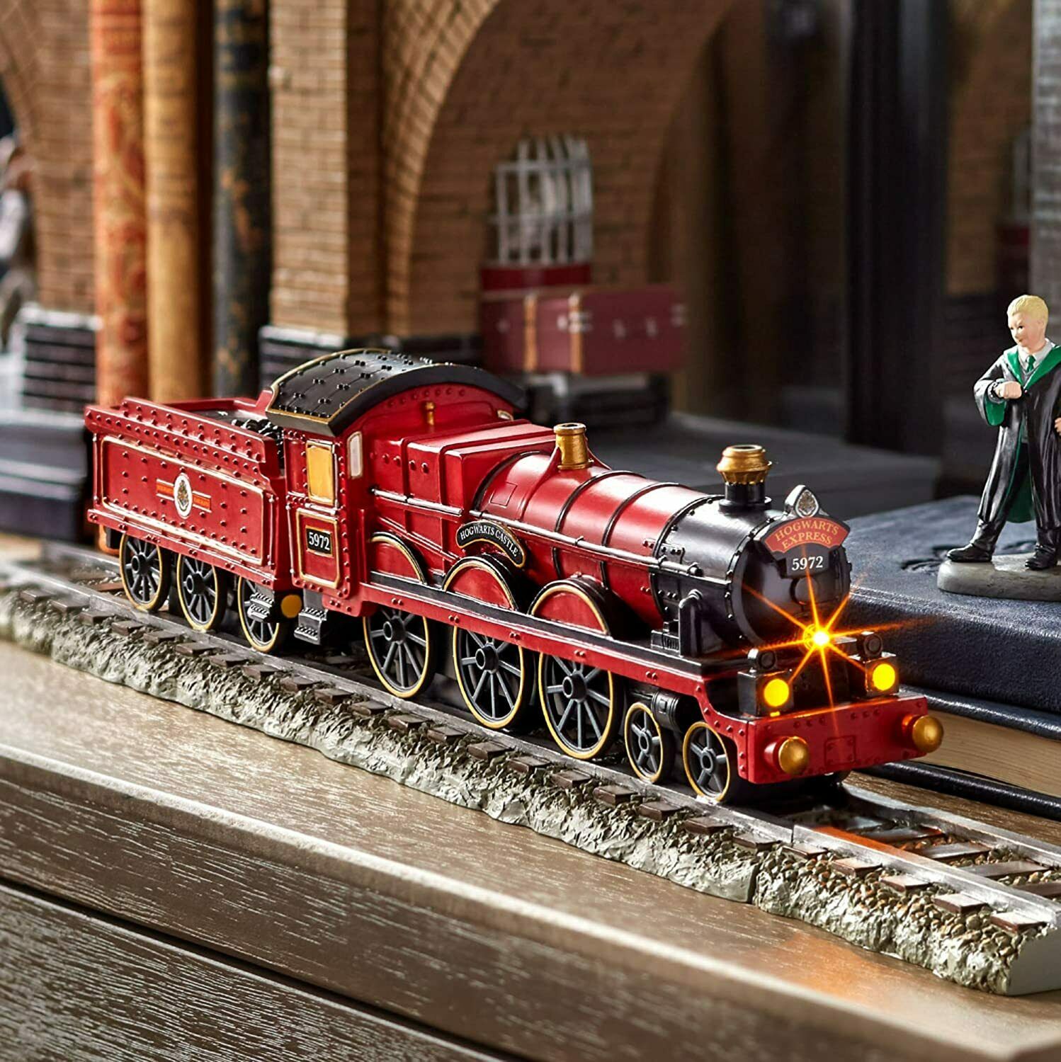 Department 56 Harry Potter Village Hogwarts Express Figurine 6003329