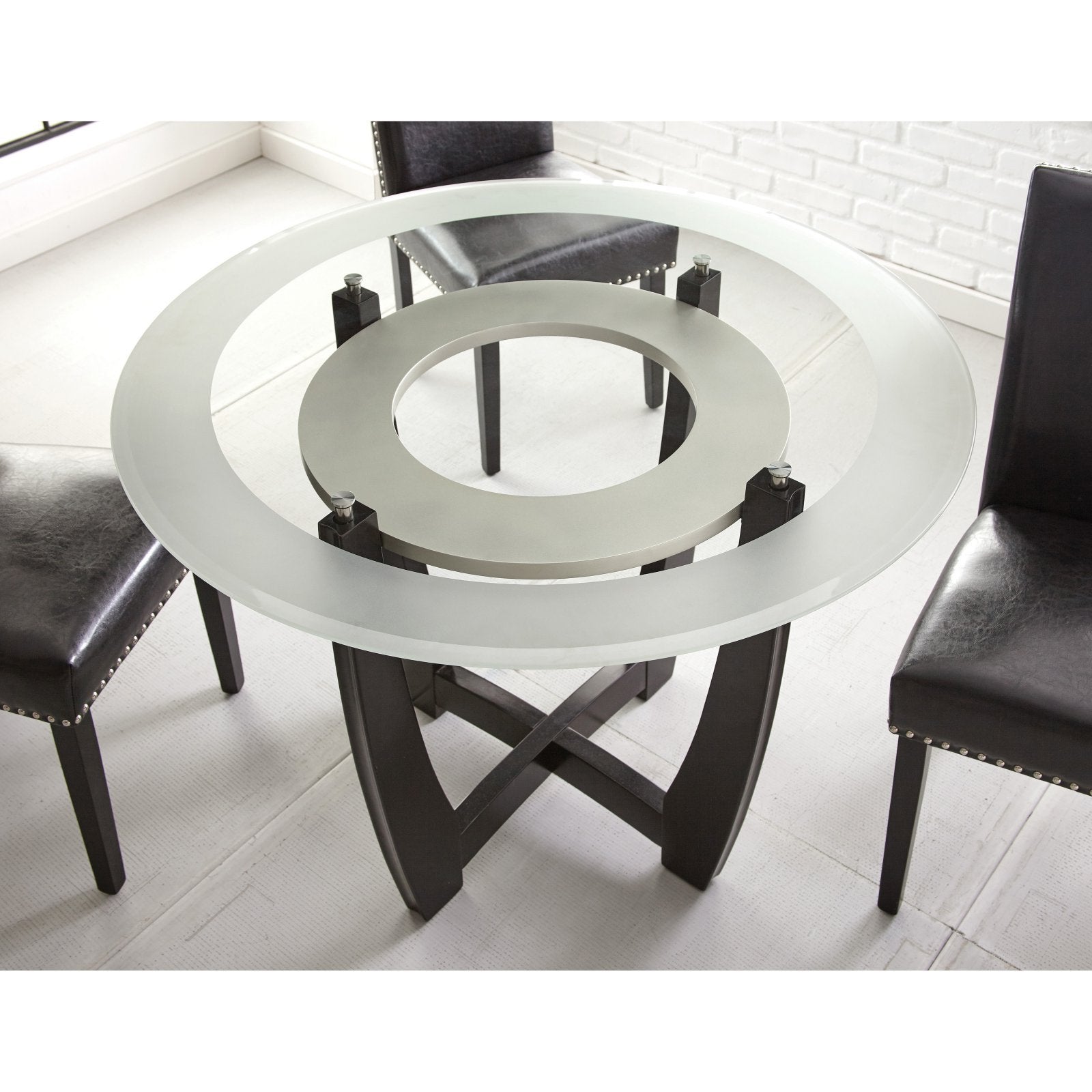 Steve Silver Verano 45" Round Glass Top Dining Table in Espresso Finish Base