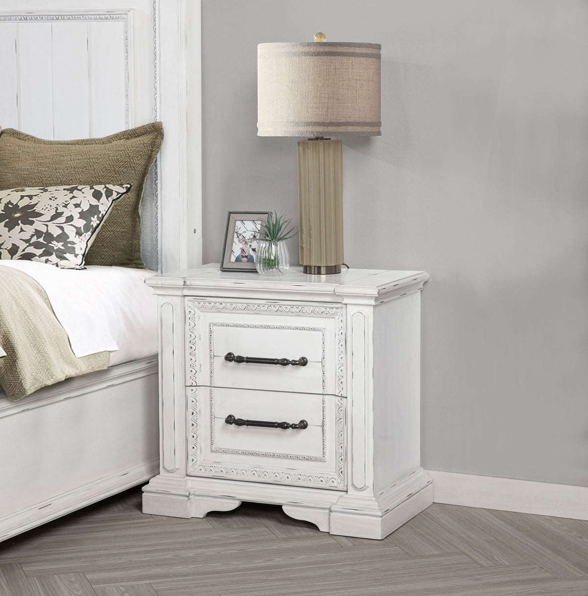 McKinney 2-drawer Nightstand with USB Ports Vintage White