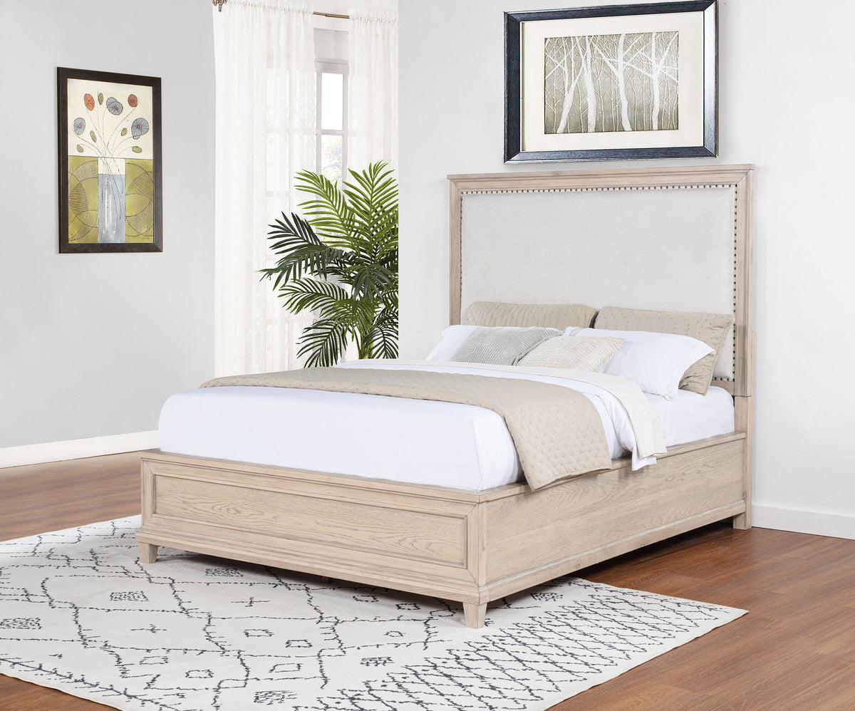 Pembroke Upholstered Panel Bed with Nailhead Trim Queen Washed Oak and Cream