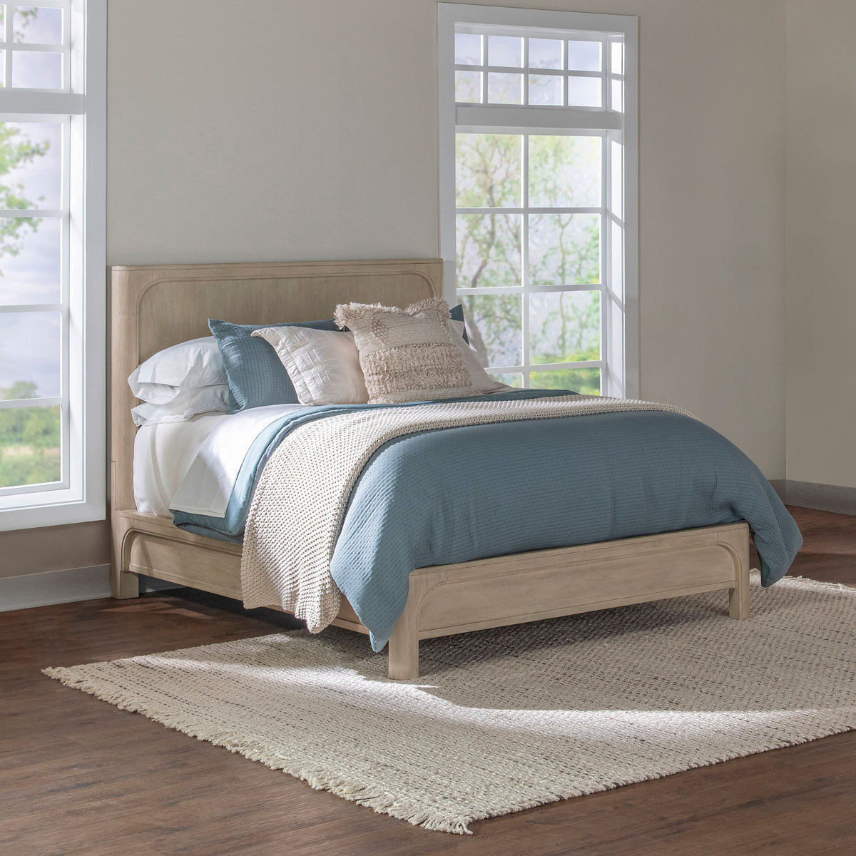 Solano Platform Panel Bed Eastern King Weathered Mango