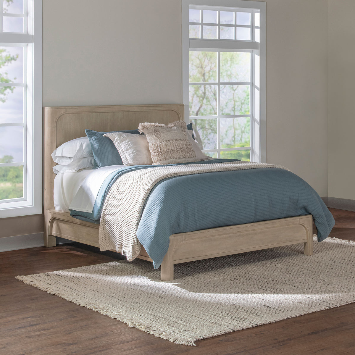 Solano Platform Panel Bed Queen Weathered Mango