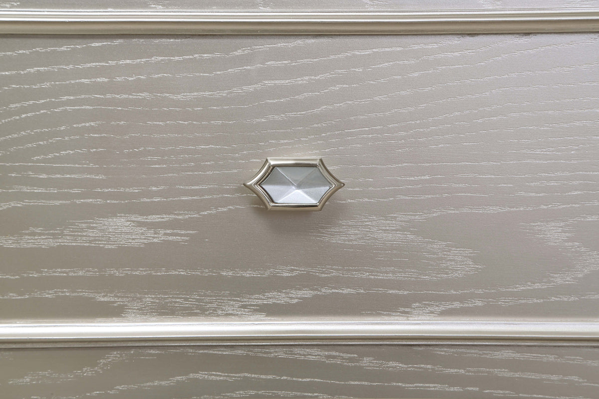 Evangeline 5-drawer Bedroom Chest Silver Oak
