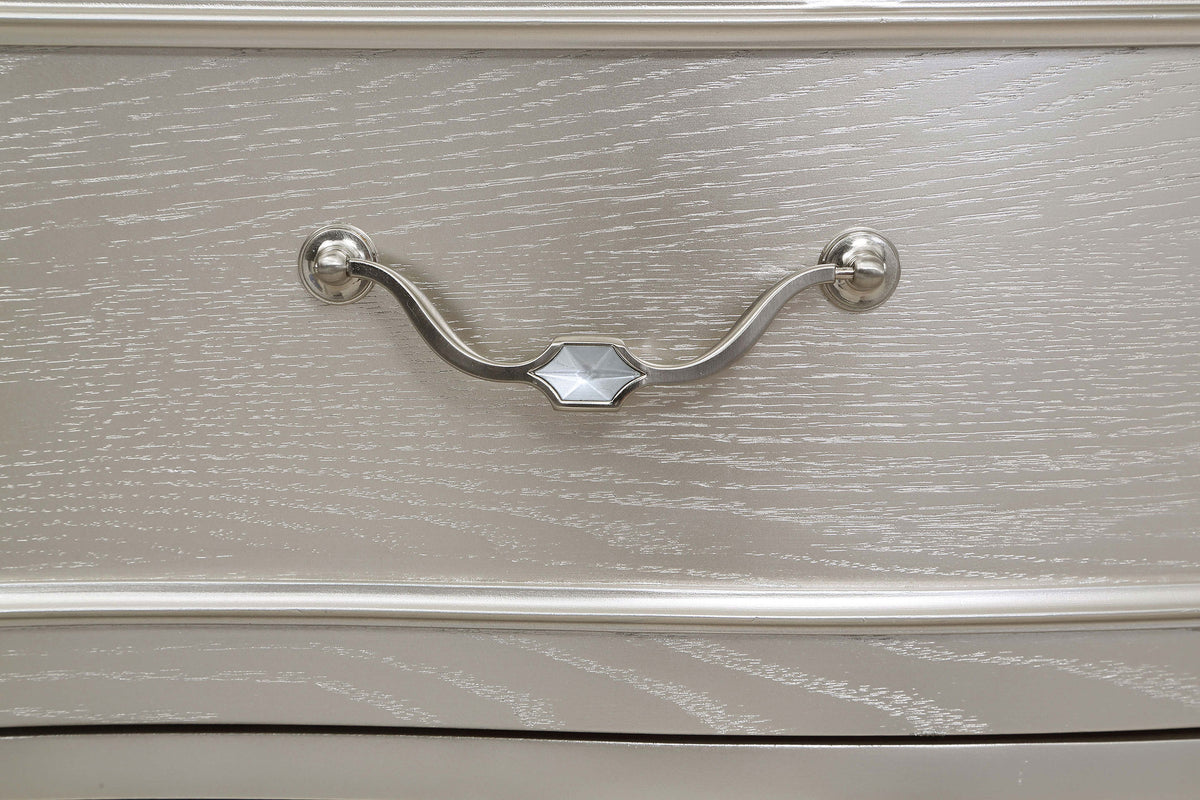Evangeline 5-drawer Bedroom Chest Silver Oak