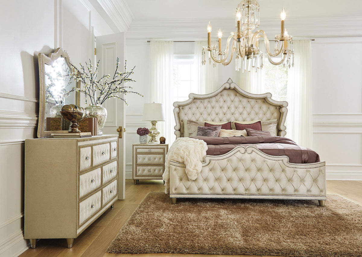 Antonella 4-piece Eastern King Upholstered Bedroom Set Ivory and Camel