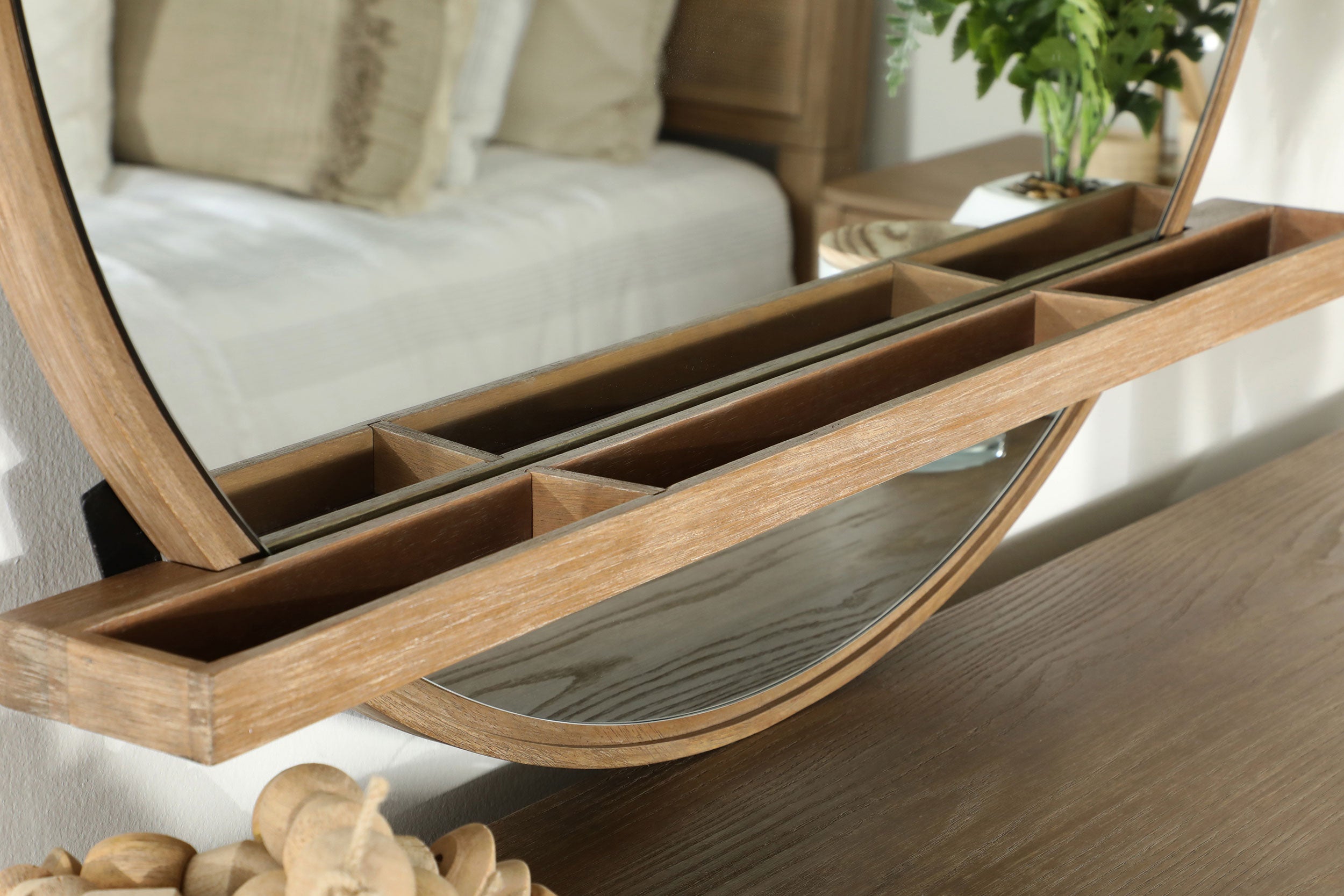 Arini Bedroom Set (Cane Bed)
