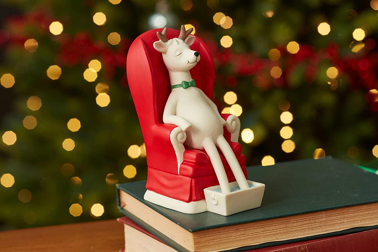 Department 56 Snowbabies Christmas Memories Santa's Reindeer Rest and Relaxation Figurine, 5.35 Inch